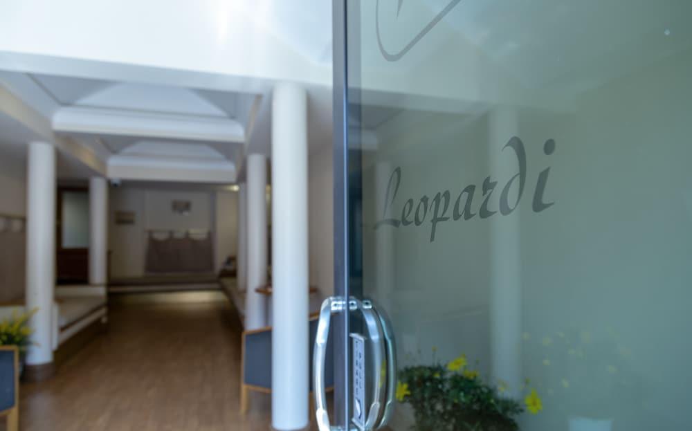Hotel Leopardi ナポリ エクステリア 写真