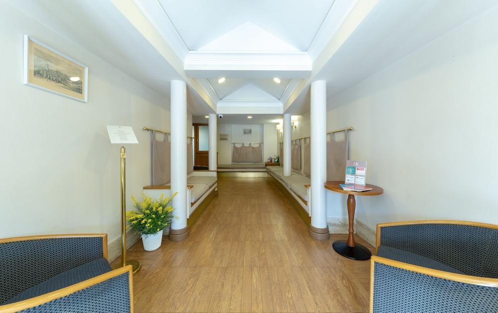 Hotel Leopardi ナポリ エクステリア 写真