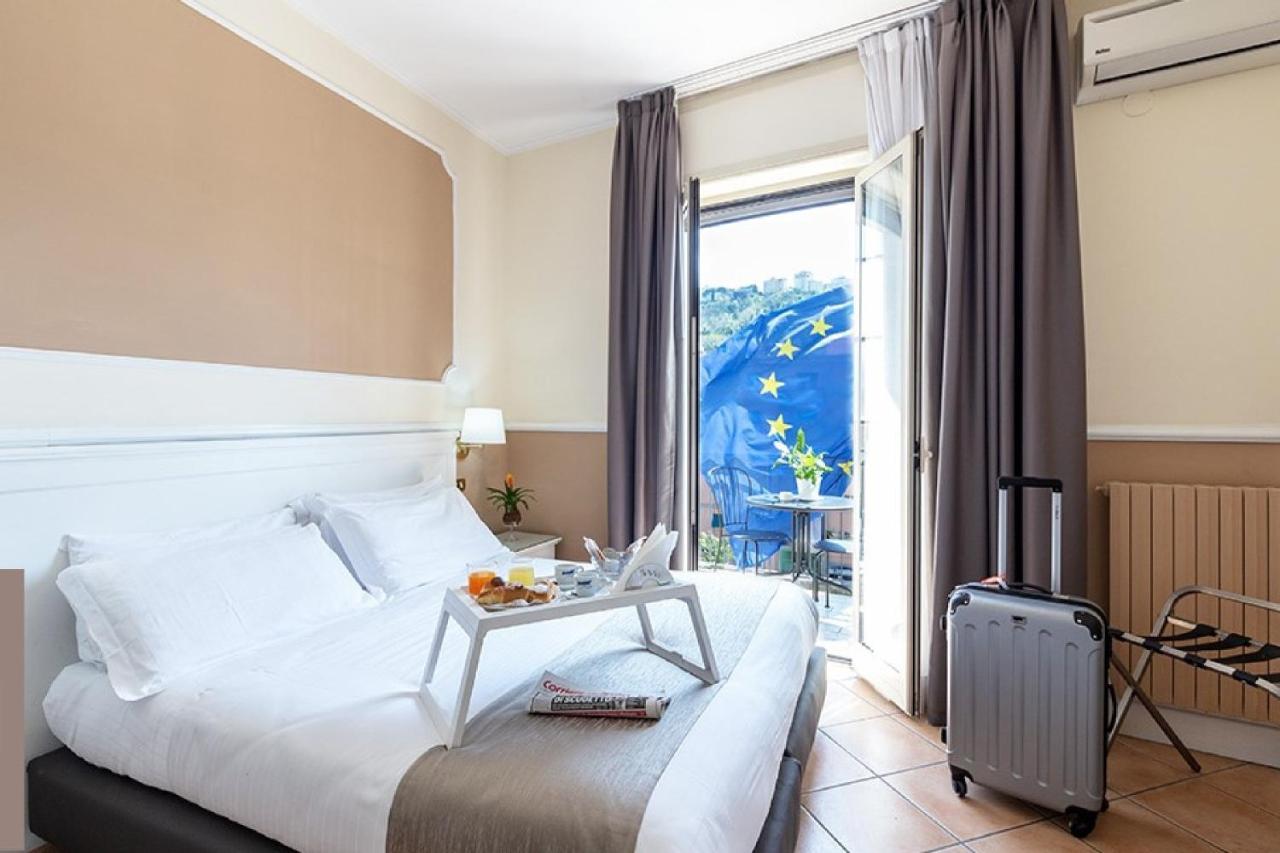 Hotel Leopardi ナポリ エクステリア 写真