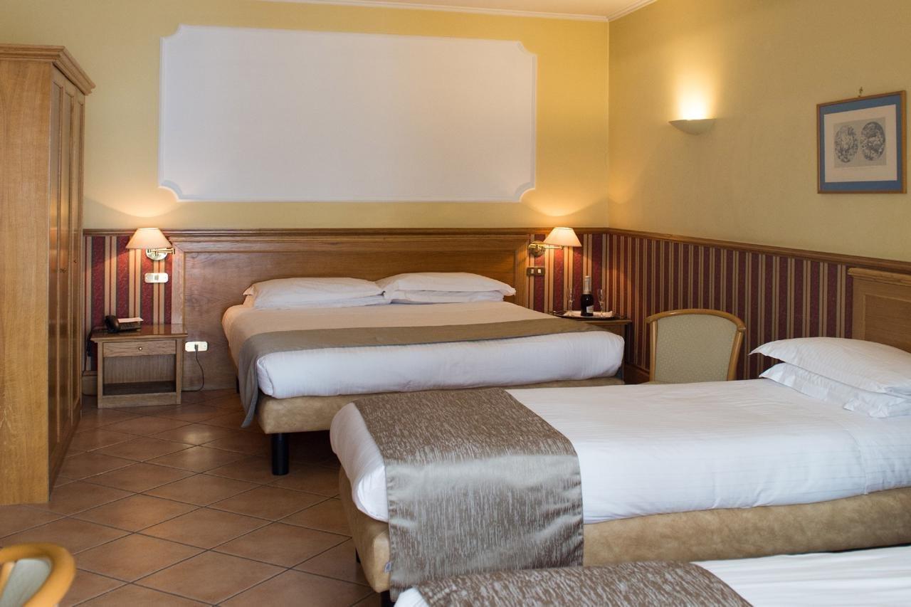 Hotel Leopardi ナポリ エクステリア 写真