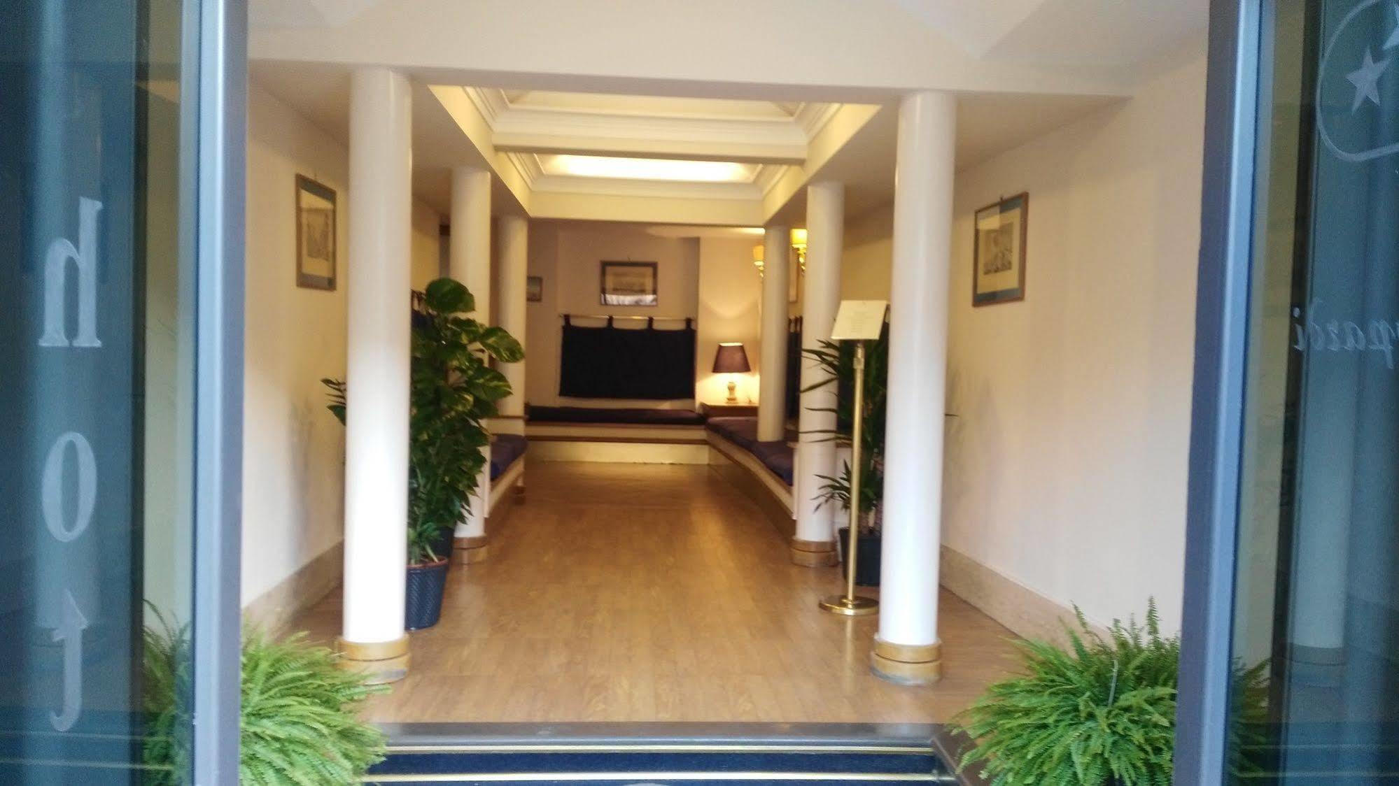 Hotel Leopardi ナポリ エクステリア 写真