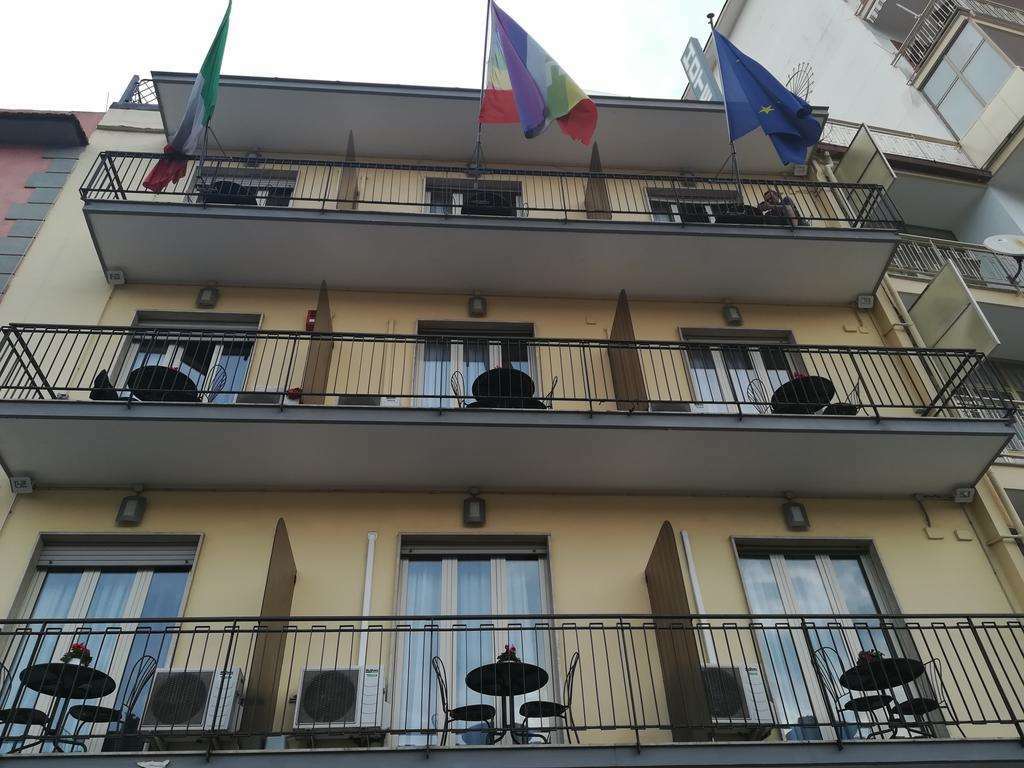 Hotel Leopardi ナポリ エクステリア 写真